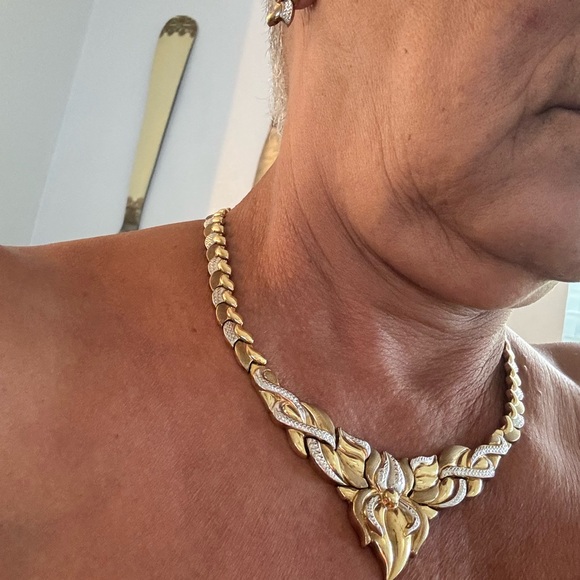 Elegant Gold and Silver Necklace